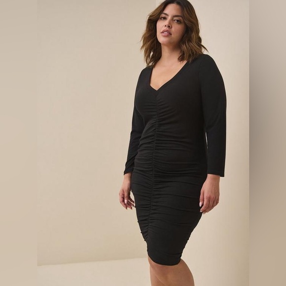 Torrid  Mini Ruched Jersey Bodycon Dress - Plus Size 1X - Picture 2 of 11